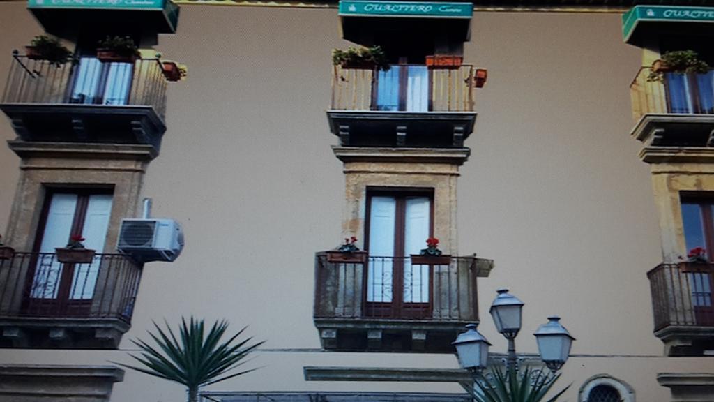 Gualtiero Camere & Suite Caltagirone Eksteriør bilde